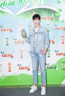 (遇见喵星人主演)当遇见喵克斯杨洋代言时，遇见时尚与魅力共存的完美组合